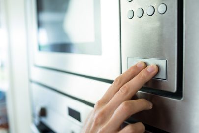 Oven schoonmaken: Effectieve tips voor een glanzende oven