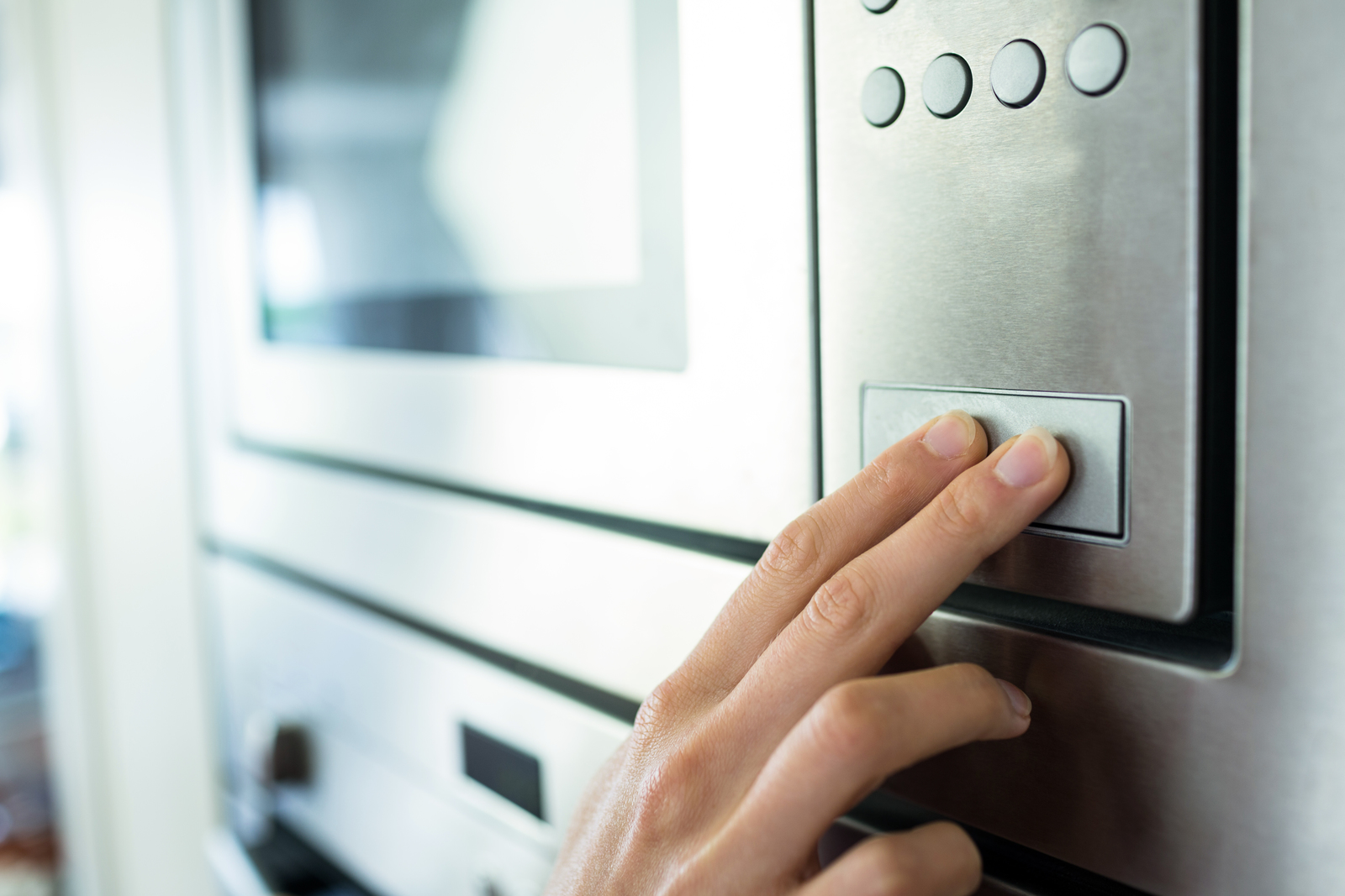 Oven schoonmaken: Effectieve tips voor een glanzende oven